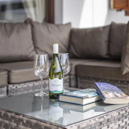 Beautiful Lanzarote 3 Bedrooms Strelitzia South Facing & Secluded Private Pool * Playa Blanca (Lanzarote)