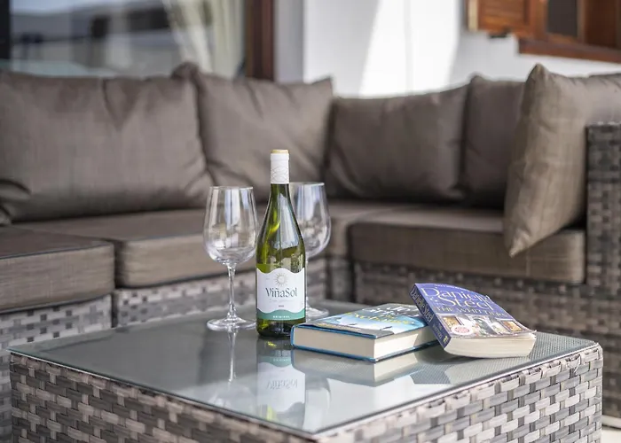 Beautiful Lanzarote 3 Bedrooms Strelitzia South Facing & Secluded Private Pool * Playa Blanca (Lanzarote)