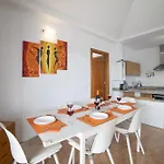Beautiful Lanzarote 3 Bedrooms Strelitzia South Facing & Secluded Private Pool * بلايا بلانكا