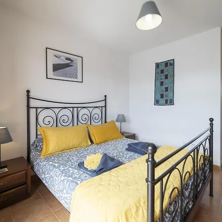 Villa Beautiful Lanzarote 3 Bedrooms Strelitzia South Facing & Secluded Private Pool *