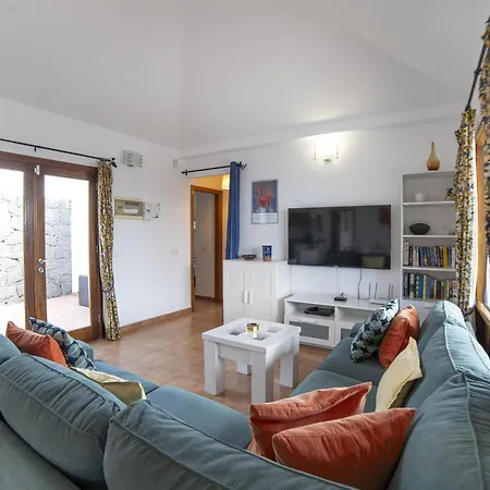 Βίλα Beautiful Lanzarote 3 Bedrooms Strelitzia South Facing & Secluded Private Pool Πλάγια Μπλάνκα