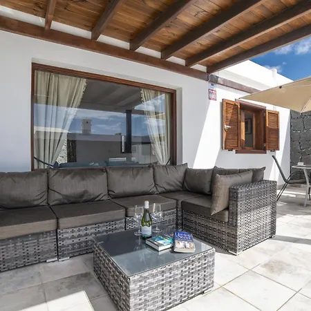 Beautiful Lanzarote 3 Bedrooms Strelitzia South Facing & Secluded Private Pool * Πλάγια Μπλάνκα