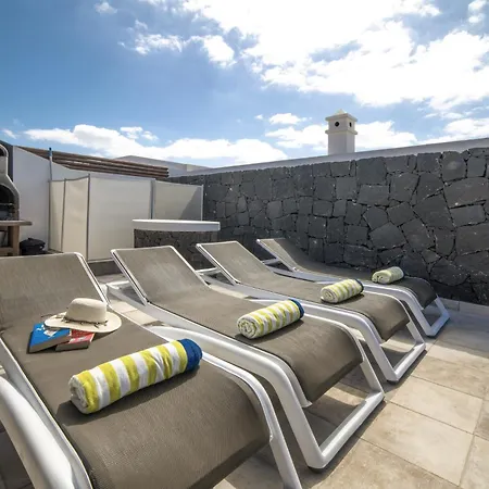 Willa Beautiful Lanzarote 3 Bedrooms Strelitzia South Facing & Secluded Private Pool Playa Blanca (Lanzarote)