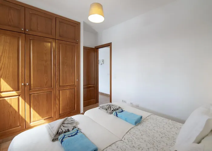 Beautiful Lanzarote 3 Bedrooms Strelitzia South Facing & Secluded Private Pool וילה *